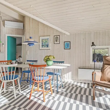 Holiday home 3 Bedroom Cozy In *