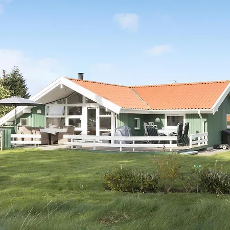 3 Bedroom Cozy In *